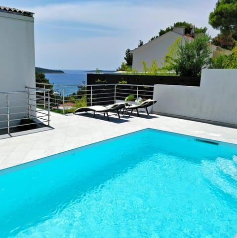 Pool view, Sea view, Swimming pool, Swimming pool, sunbed
