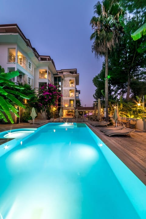 Property building, Swimming pool