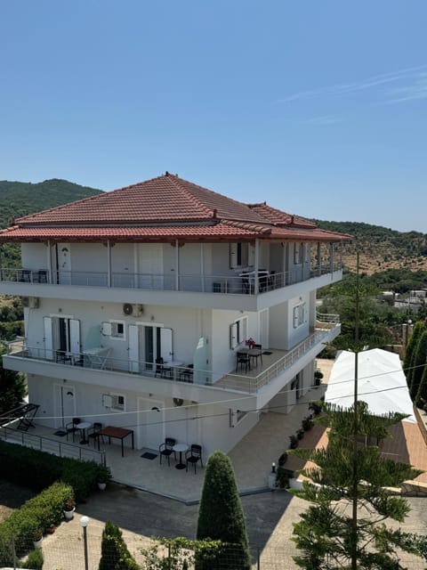 Vila Ervin Ksamil Apartment in Ksamil