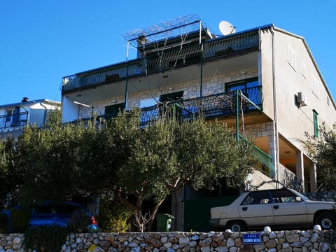 Property building, Facade/entrance