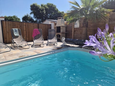 Patio, Day, Garden, Garden view, Pool view, Swimming pool, sunbed