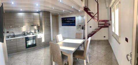 Day, Summer, TV and multimedia, Coffee/tea facilities, Kitchen or kitchenette, Living room, Seating area, On site, Family