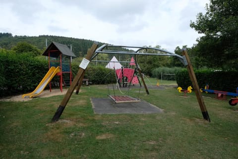 Children play ground, Area and facilities