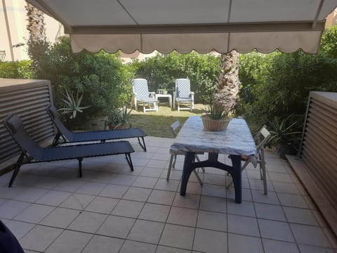 Patio, Garden, Balcony/Terrace, Garden view