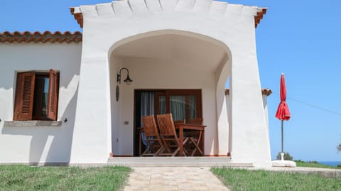 Patio, Facade/entrance, Garden