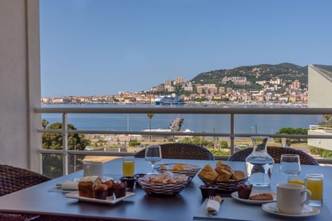 Balcony/Terrace, Continental breakfast