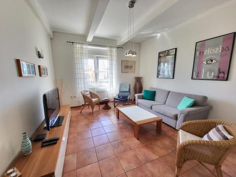 Living room, Seating area, Evening entertainment
