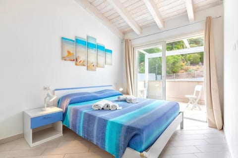 View (from property/room), Balcony/Terrace, Bedroom