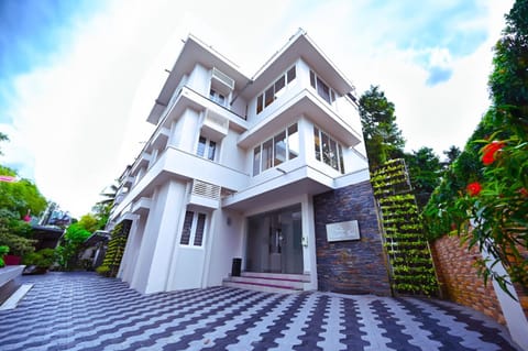 Property building, Day