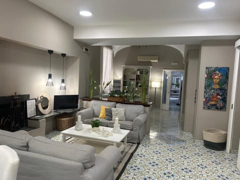 Lounge or bar, Seating area