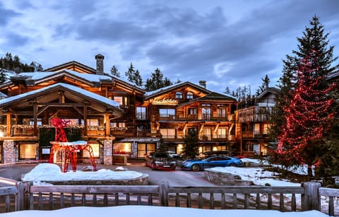 Property building, Facade/entrance, Winter