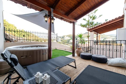 Hot Tub, Balcony/Terrace, sunbed