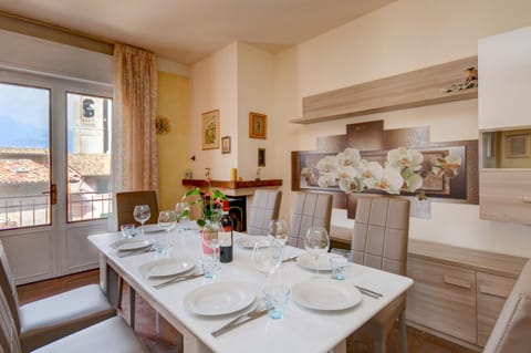 Dining area, Dining area