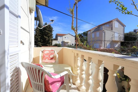 Balcony/Terrace, children, Family