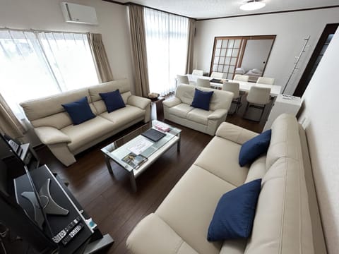 Living room, Dining area