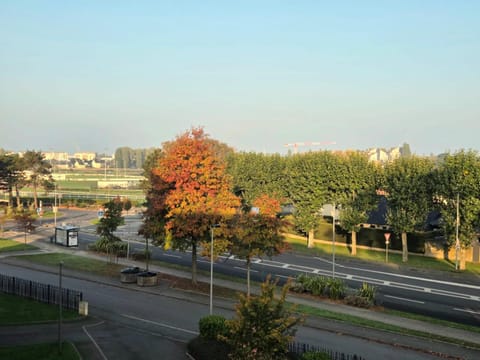 t2 lumineux avec balcon Apartment in St-Malo