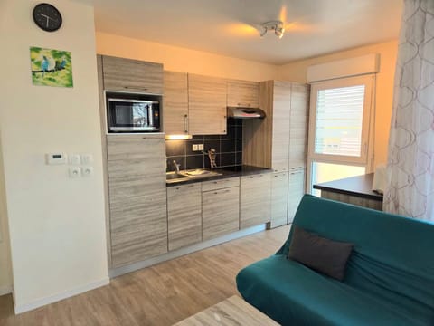 t2 lumineux avec balcon Apartment in St-Malo