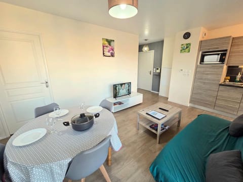 t2 lumineux avec balcon Apartment in St-Malo