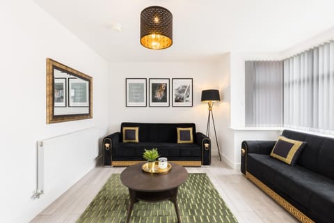 Living room, Seating area, heating, heating, internet, internet