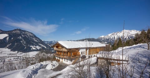 Facade/entrance, Winter