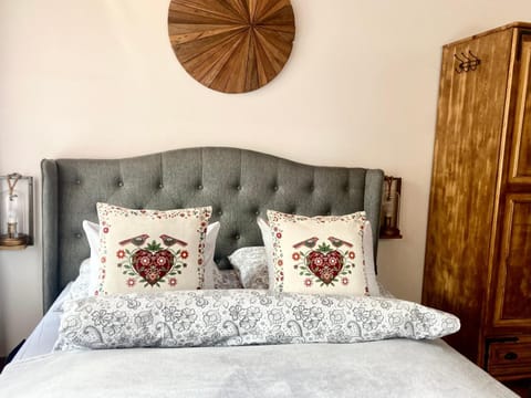 Bed, Other, Photo of the whole room