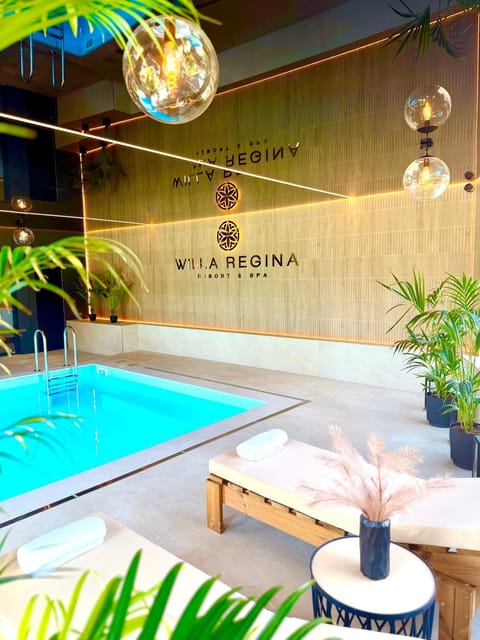 Pool view, Swimming pool, sunbed
