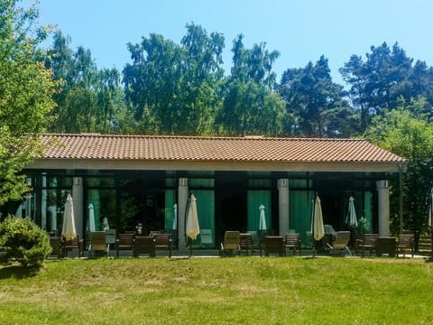 Property building, Facade/entrance, Garden