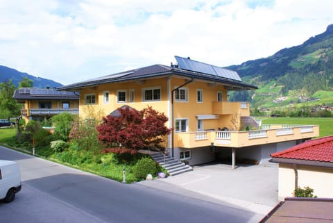 Property building, Facade/entrance, Spring, On site