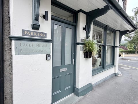 Property building, Restaurant/places to eat, Breakfast
