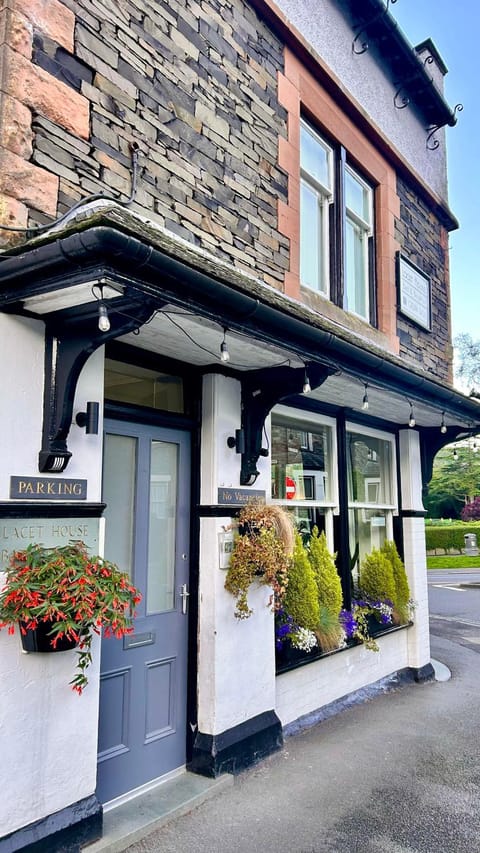 Property building, Neighbourhood, Street view