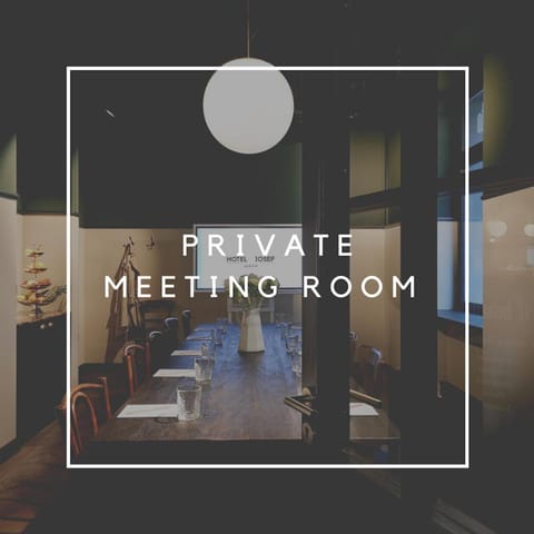 Meeting/conference room