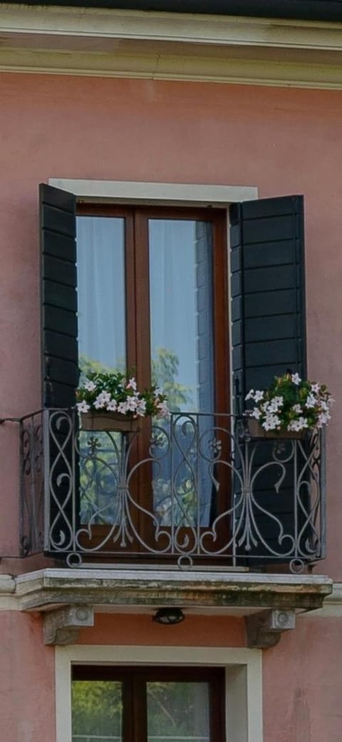 Villa Trevisi - APARTMENT-free parking Apartment in Treviso