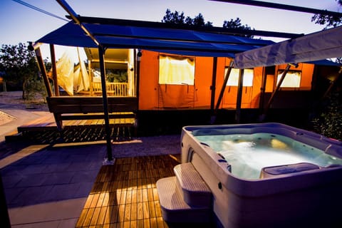 Hot Tub, Open Air Bath