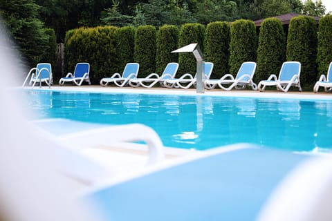 Swimming pool, Swimming pool