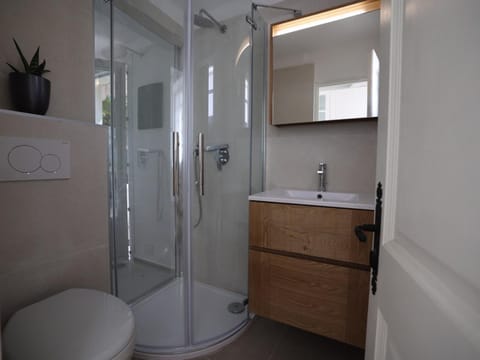 Charmant studio rénové avec terrasse, climatisation et WiFi gratuit - FR-1-196-166 Apartment in Roquebrune-Cap-Martin