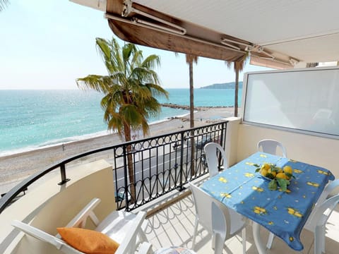 Superbe 3P en bord de mer avec terrasse et garage à Menton - FR-1-196-248 Apartment in Menton