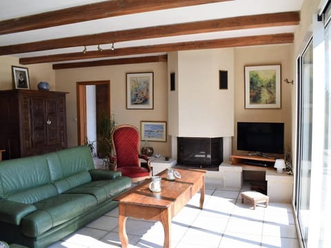 Grande maison à Trébeurden avec WIFI, vue mer, jardin et BBQ, 900m de la plage, 9 pers - FR-1-368-147 House in Brittany