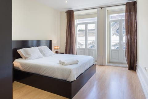 Bed, Photo of the whole room, Decorative detail, Bedroom