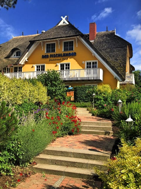 Property building, Facade/entrance, Garden