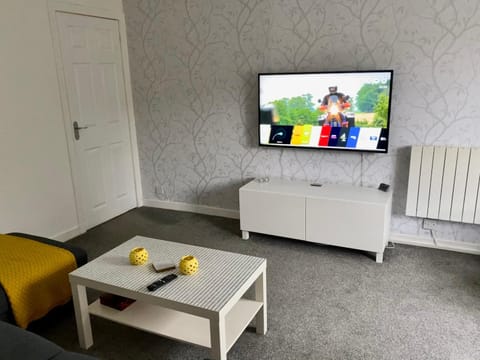 Paisley Central Apartment #4 Apartment in Paisley