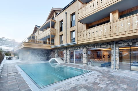 Property building, Spa and wellness centre/facilities, Swimming pool, Swimming pool