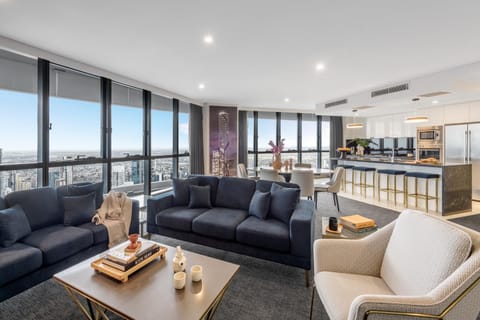 Kitchen or kitchenette, Living room, Dining area, City view, kitchen