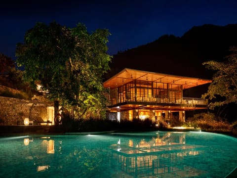 Restaurant/places to eat, Swimming pool