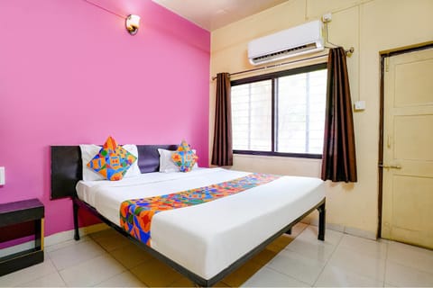Photo of the whole room, Bedroom, air conditioner