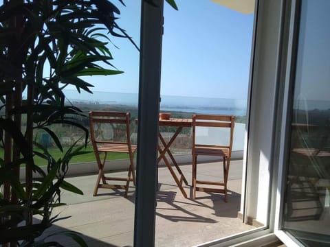Communal lounge/ TV room, BBQ facilities, Garden, Balcony/Terrace, Beach, Communal kitchen, Facility for disabled guests