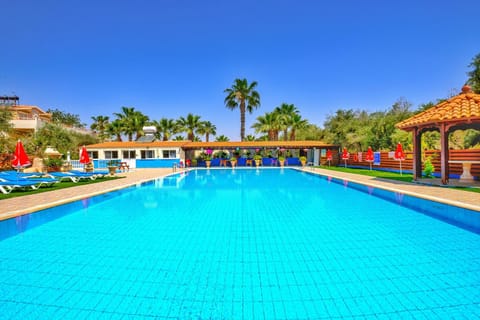 Swimming pool, Swimming pool