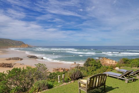 Nearby landmark, Spring, Day, Natural landscape, Beach, Mountain view, Sea view, sunbed