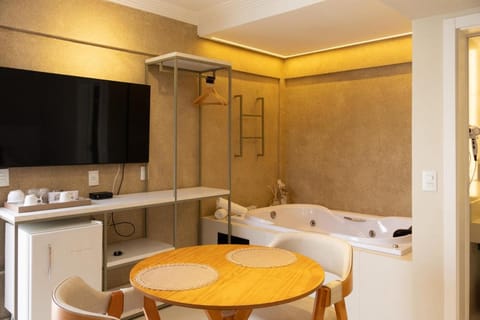 TV and multimedia, Dining area, minibar