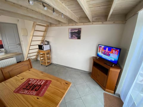 La Mezza - Wifi - stationnement - Terrasse Apartment in Troyes