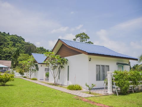Property building, Day, Natural landscape, Garden